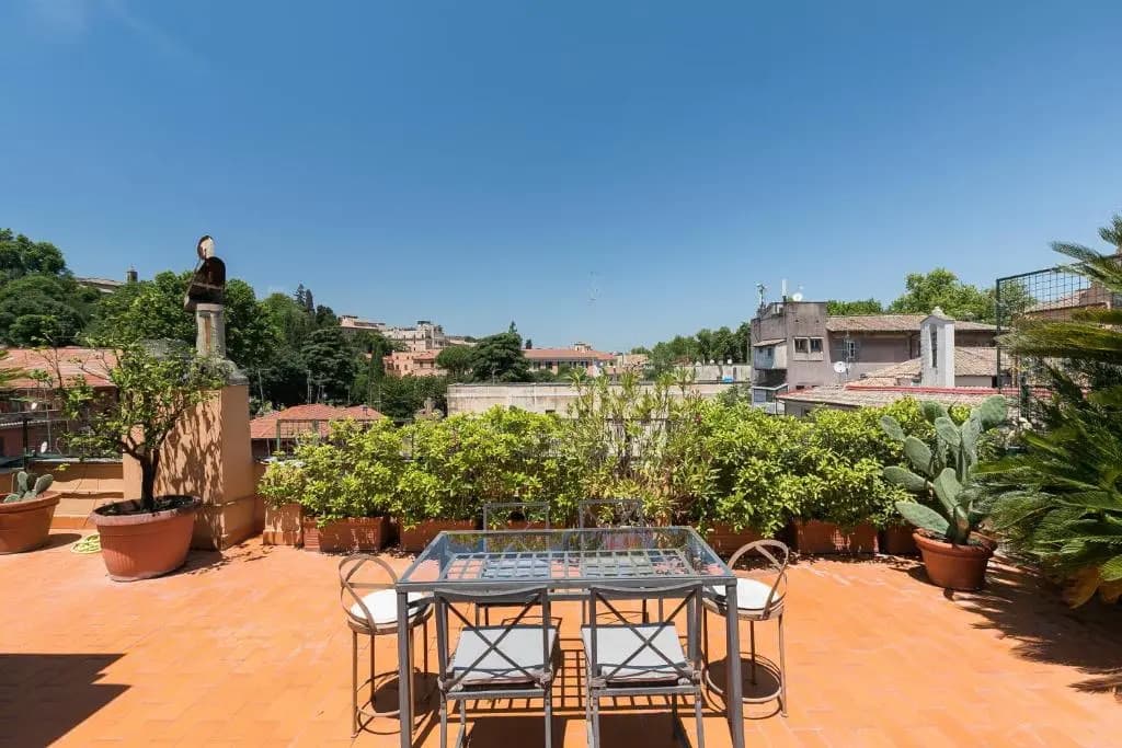 Trastevere Charming Penthouse - photo 2