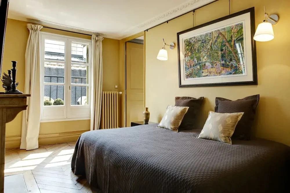 Paris Louvre Elegant residence - photo 1