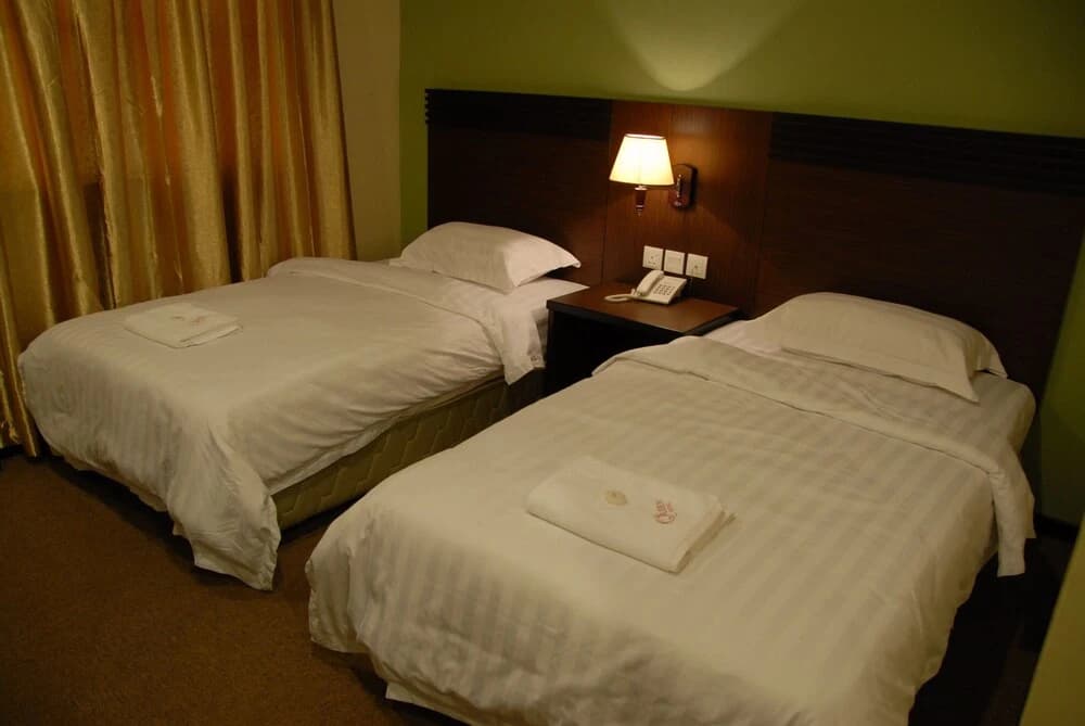 Queen Hotel - photo 7