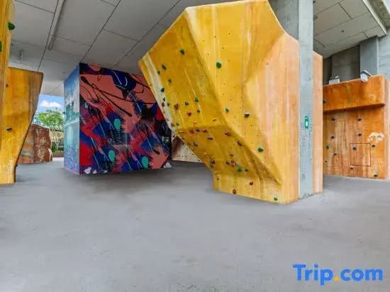 Unbeatable Convenience 2BR – SouthernCross CBD Gateway - photo 13