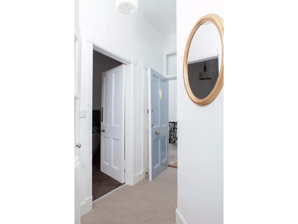 Cozy 1-bed Flat in Stockbridge Sleeps 4 - photo 8