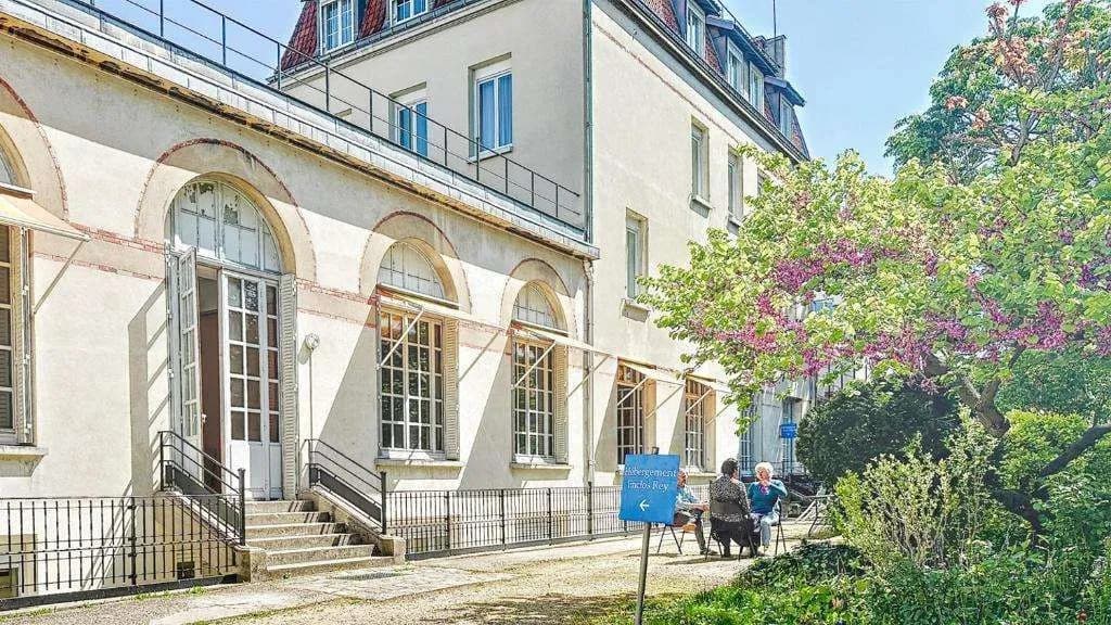 Hébergement Enclos Rey - photo 1