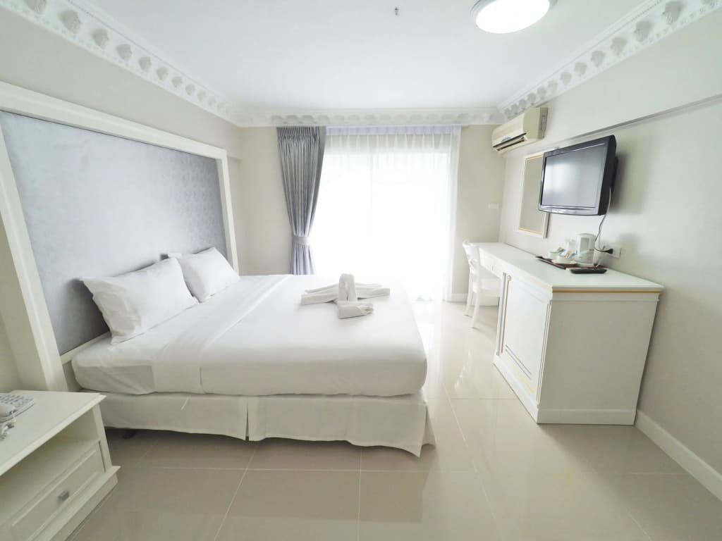 Romance Hotel Sukhumvit 97 - photo 3