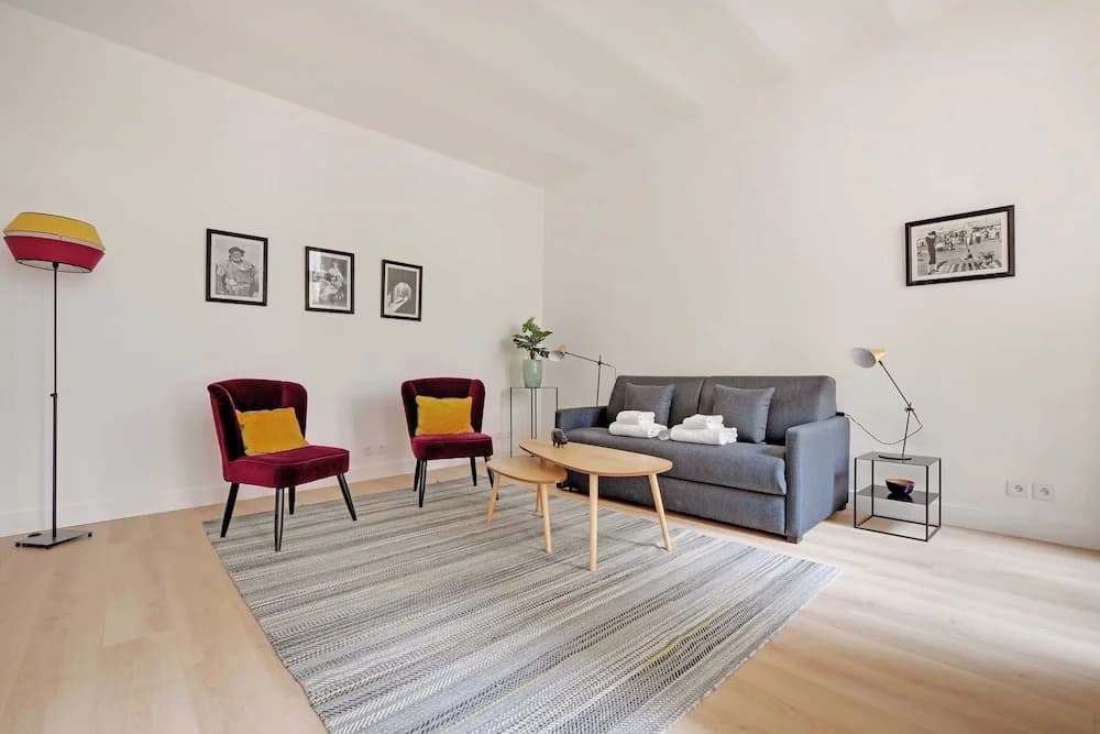Authentic Apartment - 2br/4p - Monnaie - photo 10