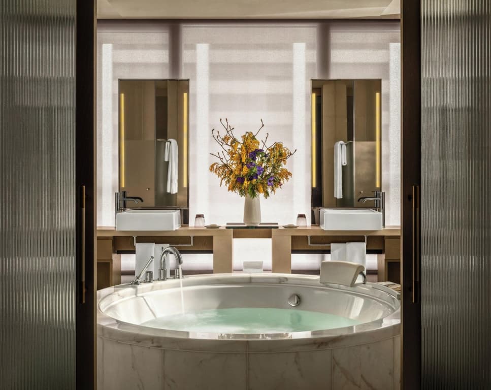 Mandarin Oriental The Landmark, Hong Kong - photo 40
