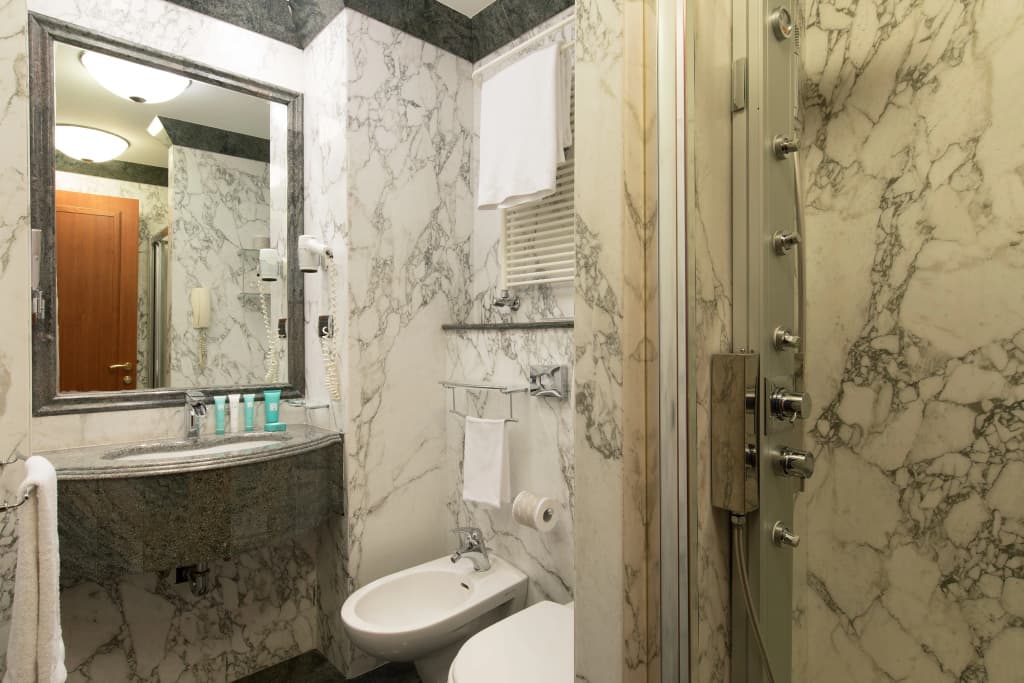 Capitol Hotel - photo 15