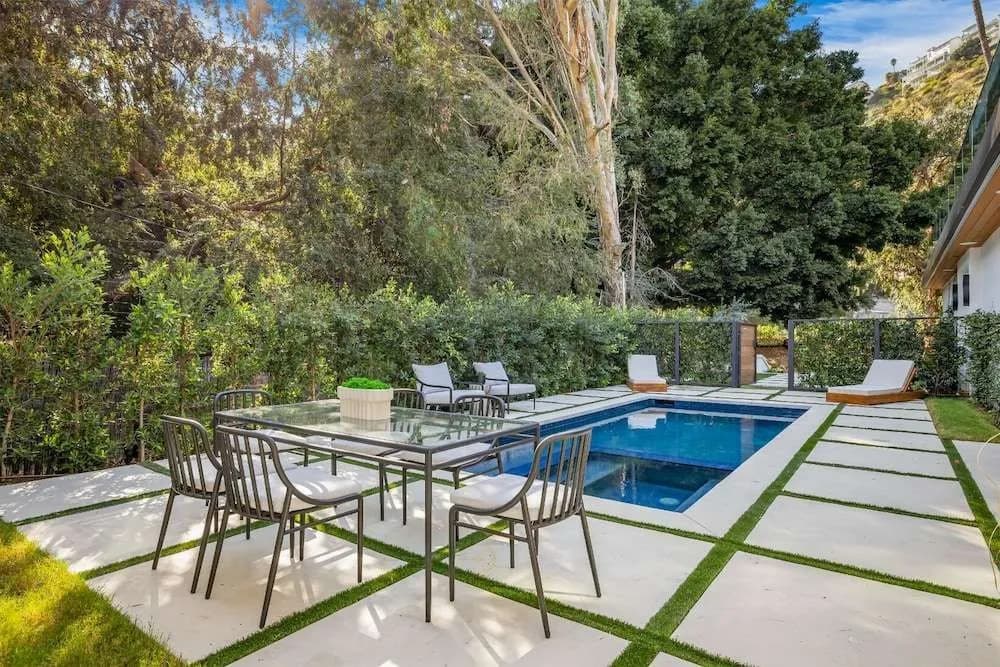 Laurel Canyon - Architectural Modern Estate With Pool & Landscaped Garden - photo 17