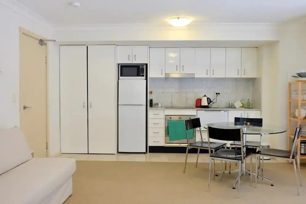 Spacious Studio by the Beach in Manly - photo 9