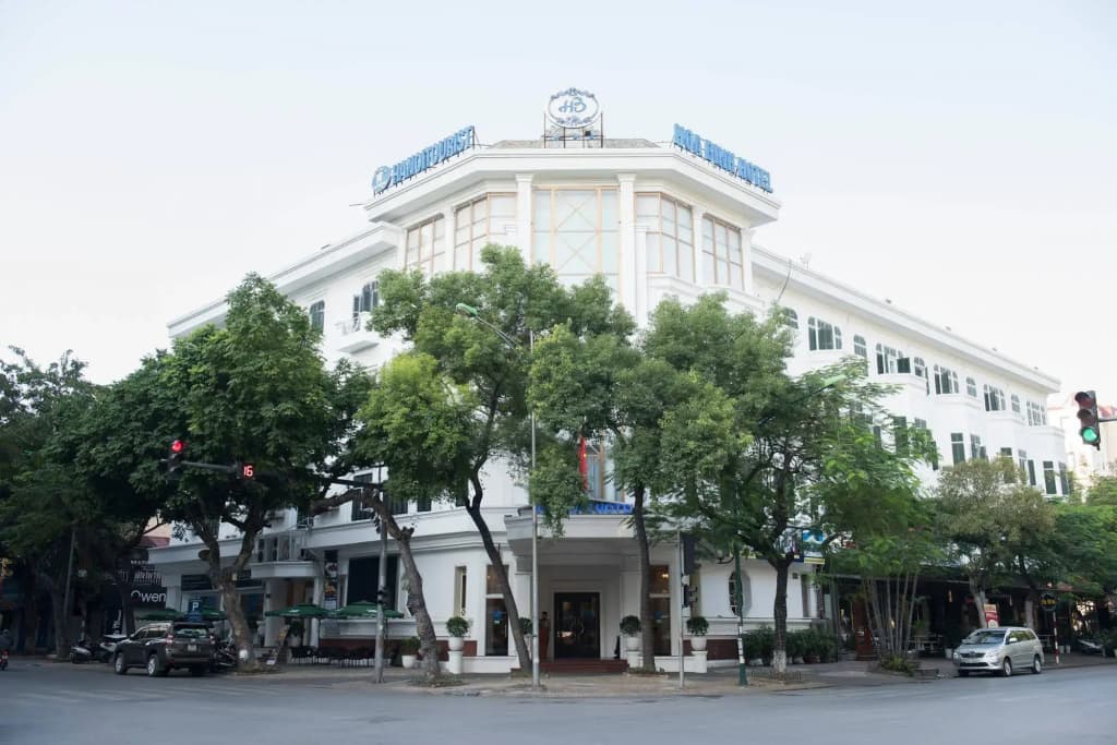 Hoa Binh Hotel - photo 1