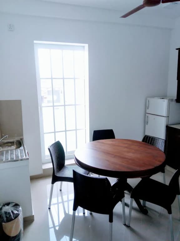 Queens Park Apartment - photo 4