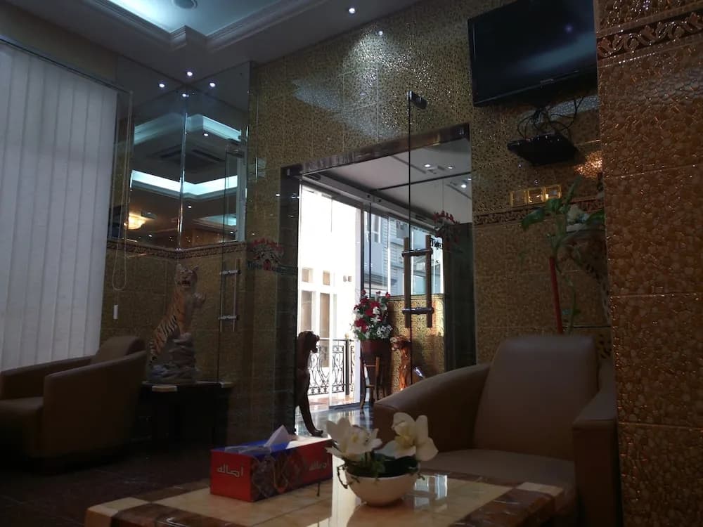Tiger Home Hotel Apartments - photo 2