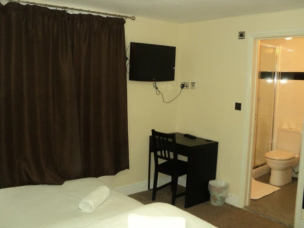 New Globe Hotel - photo 20