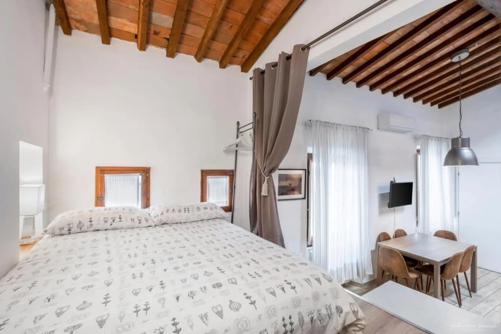 Florence Star Apartment - photo 2