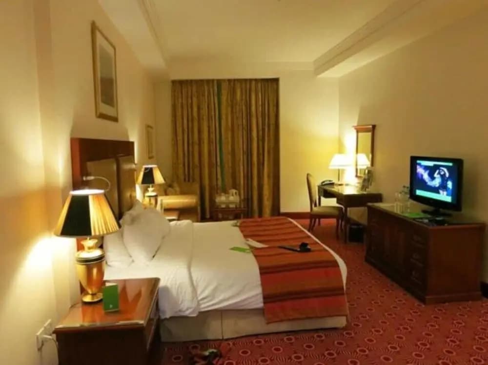 Holiday International Hotel Bur Juman By Sunday - photo 3