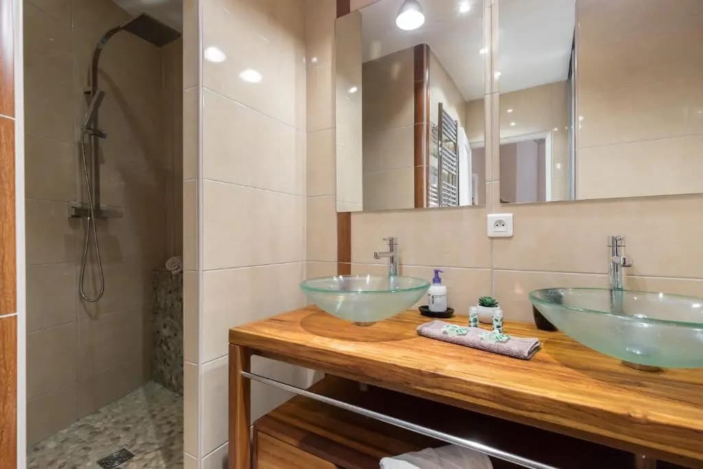 Pref 2 · F4 - Vaste Et Bourgeois ,3 Chambres, Ascenseur, Vx-Nice - photo 7