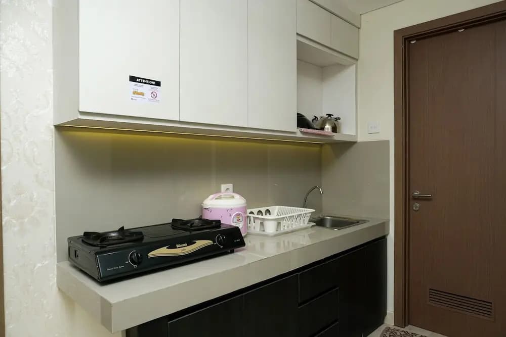 Comfy 2BR Puri Orchard Apartment - photo 14