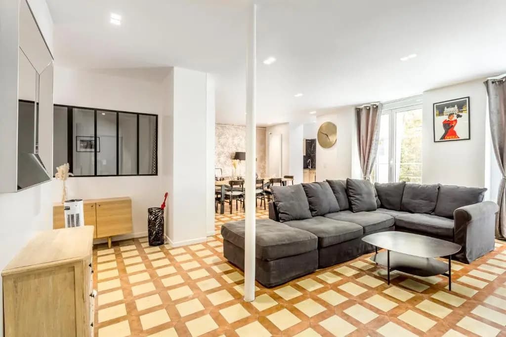 180 Suite Eden, Luxury Apt at Sacre Coeur - photo 2