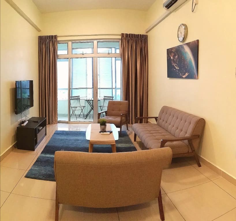 2BR FREE WiFi near Jusco Aeon Ikea Waterpark Tesco - photo 1