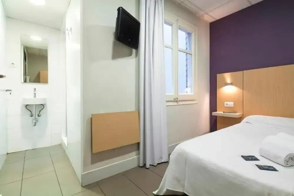 DingDong Putxet Hotel - photo 13