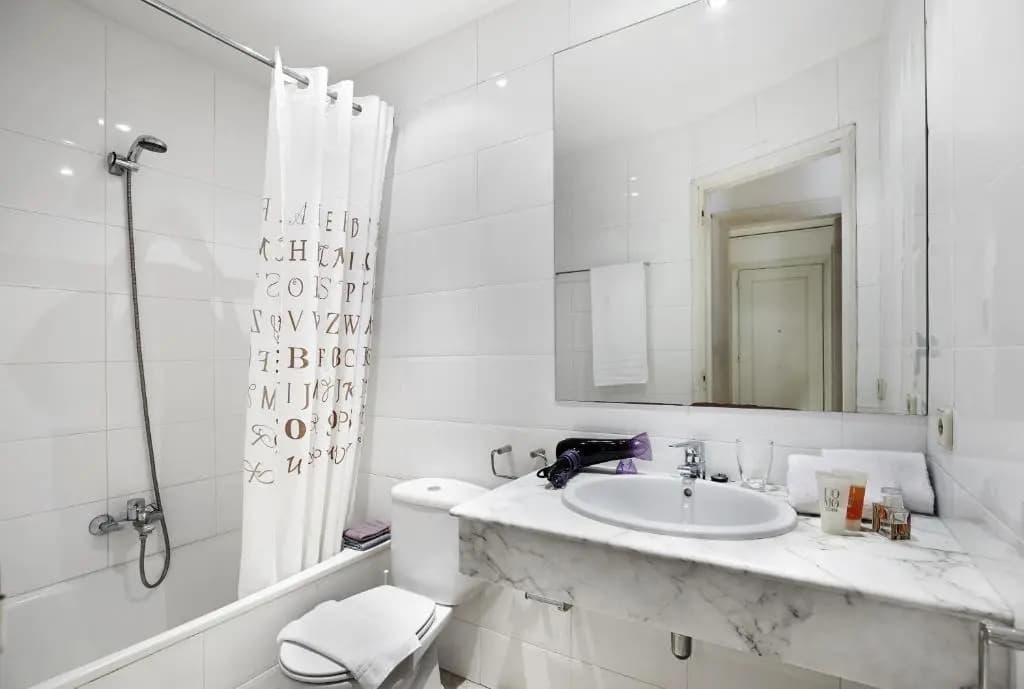 AinB Diagonal Francesc Macia Apartments - photo 9