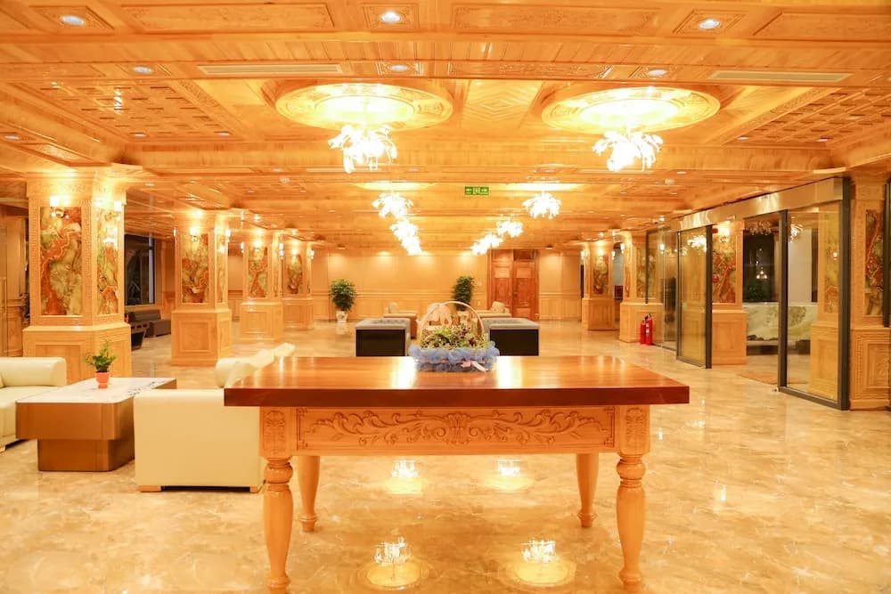 Phu Long Tam Ky Hotel & Restaurant - photo 2