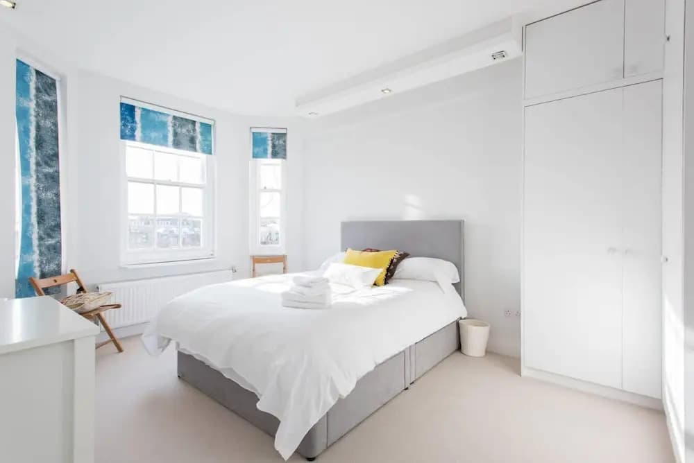 Distinctive Kensington 1-bed flat - photo 6
