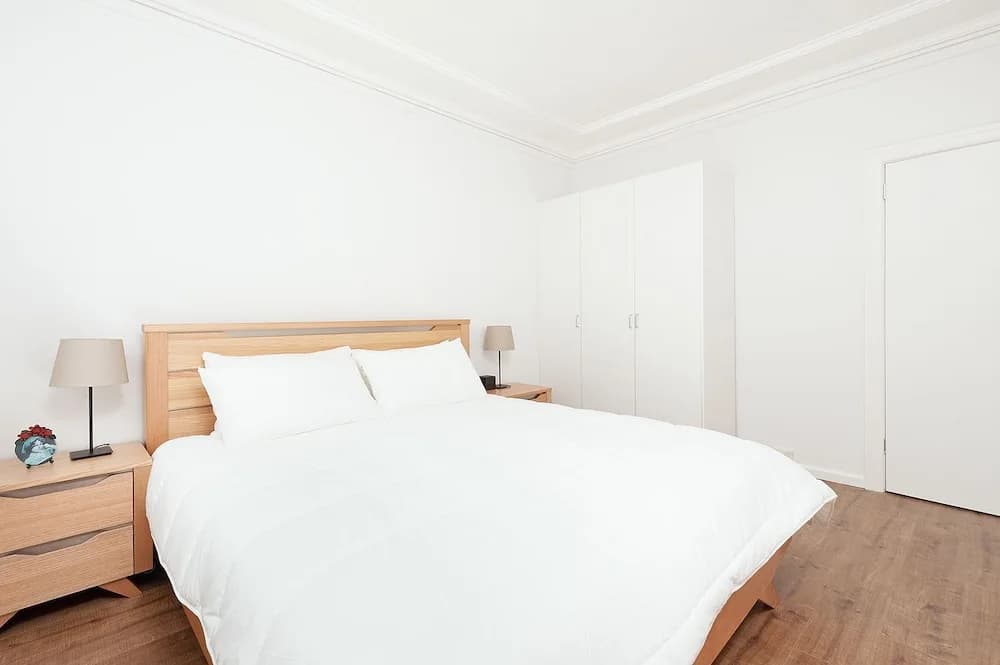 Newly Renovated Apt Close to CBD Unit 2 - photo 6