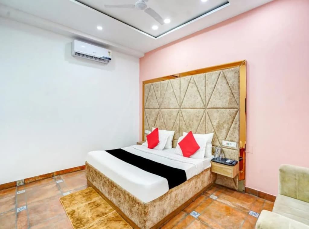 Hotel Mannat - photo 4