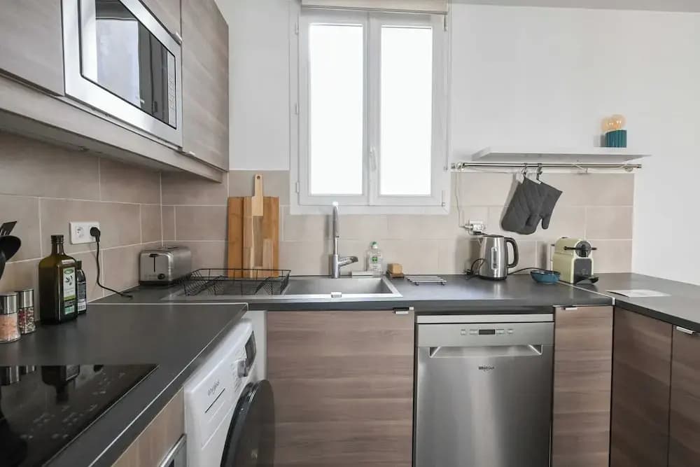 Modern Apartment - 2br-4p- Canal Saint-martin - photo 13