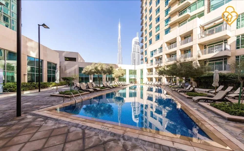 Luton Vacation Home Burj Views - photo 12