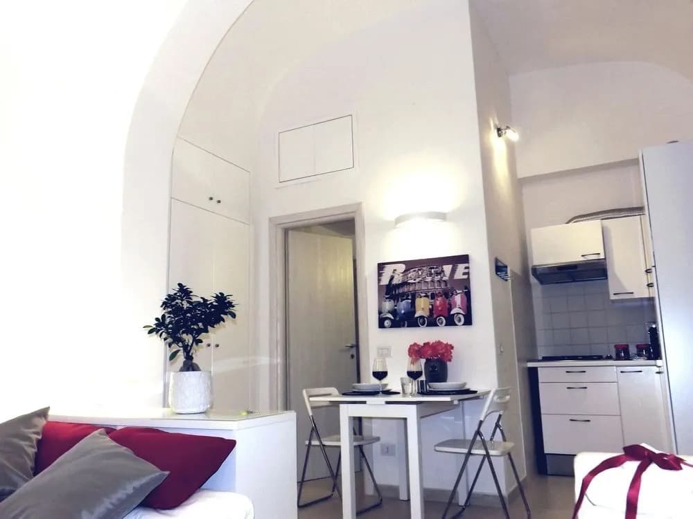 White Colosseo Victoria House - photo 5