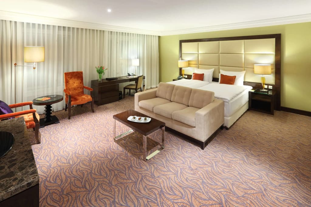 Hotel Kings Court - photo 6