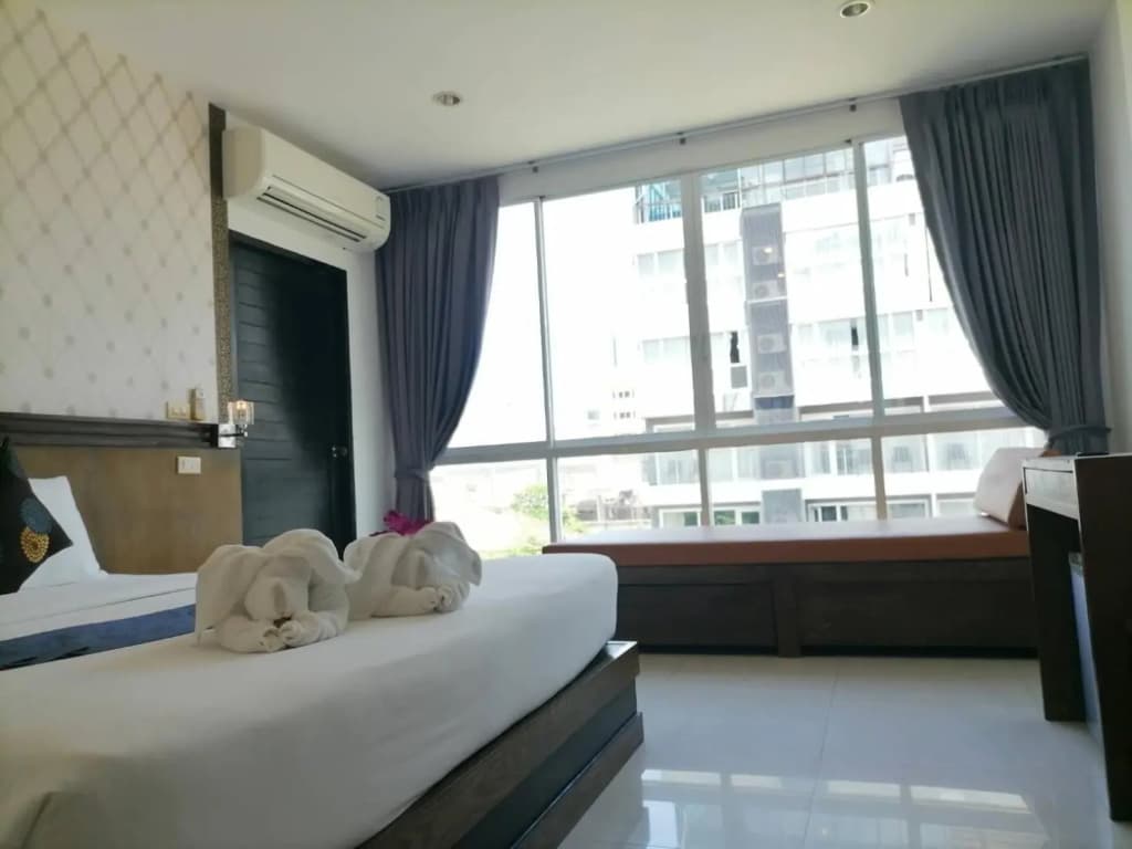 NJ Patong Hotel - photo 17