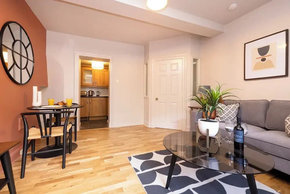 JOIVY Modern 1-bed flat in New Town - photo 11