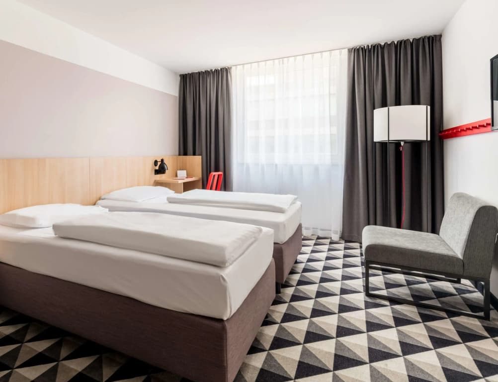 Premier Inn Wien City Hauptbahnhof - photo 4