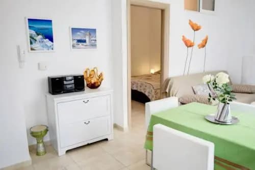 Thelma's Apartment - photo 20