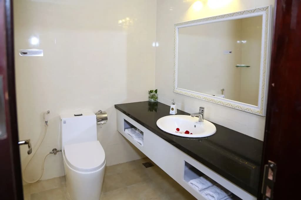 Tuyet Son Hotel - photo 49