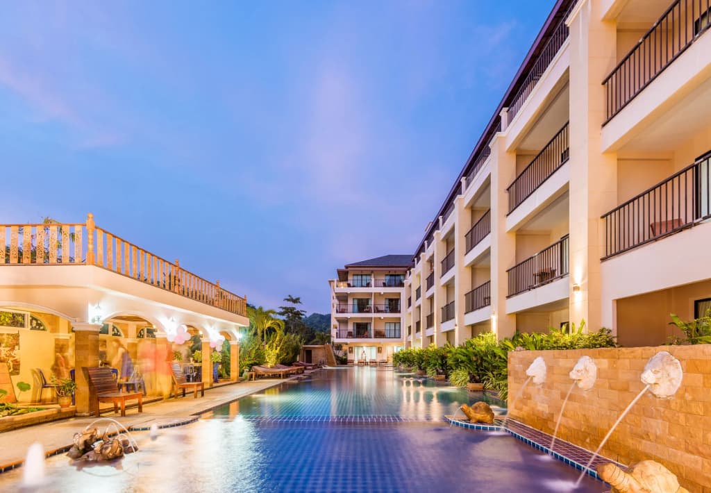 Ocean Pie Phuket Hotel - main photo