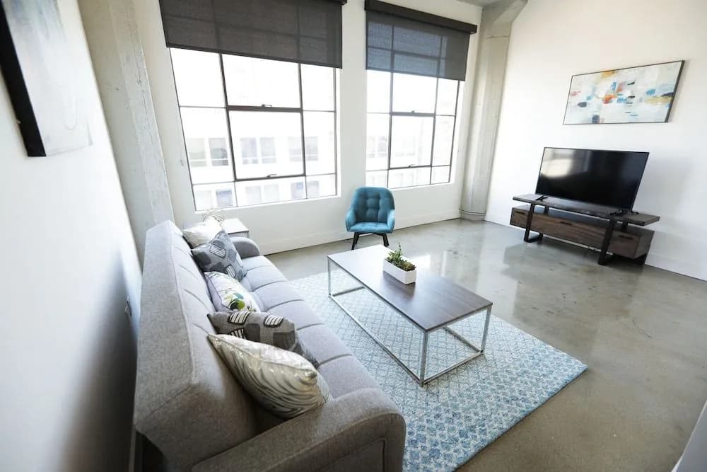 Downtown Lofty Suites - photo 10