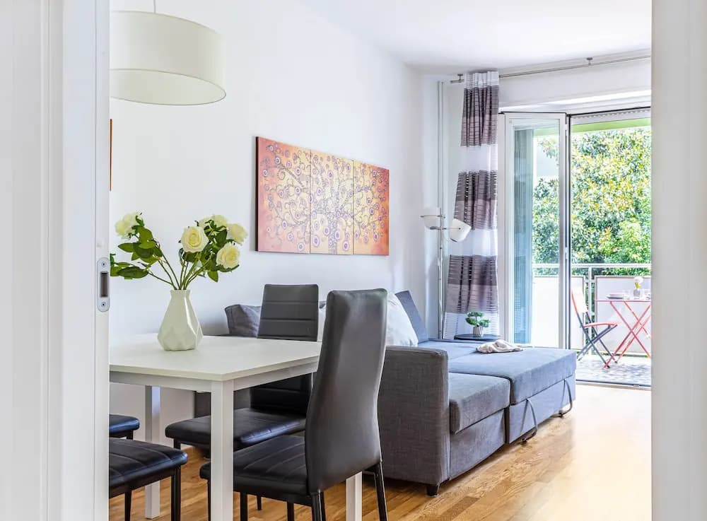 JOIVY Adorable Flat W/ Balcony - photo 1