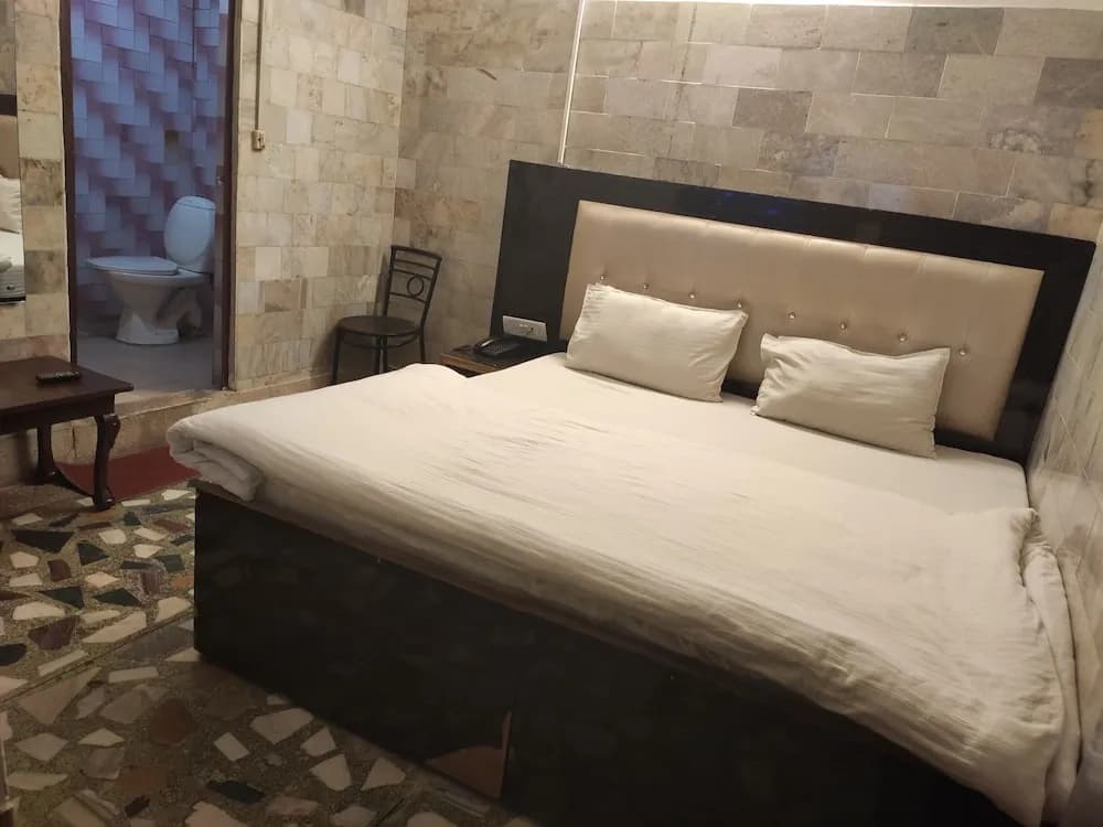 Hotel Hare Rama Deluxe - photo 3