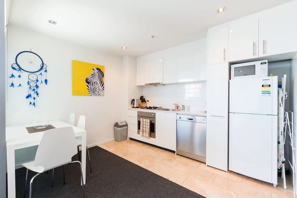 ALLINDA, 1BDR Melbourne Apartment - photo 12