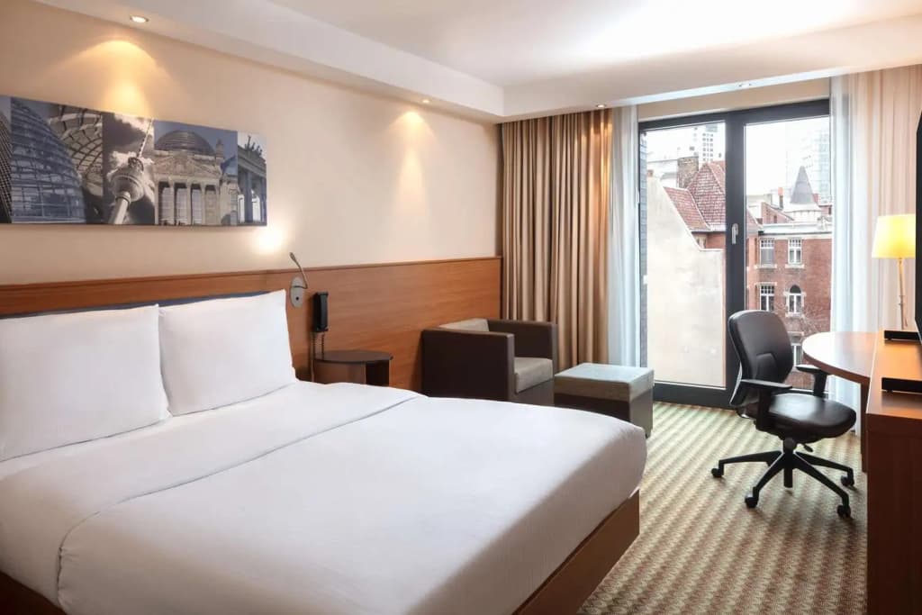 Hampton by Hilton Berlin City West - photo 29