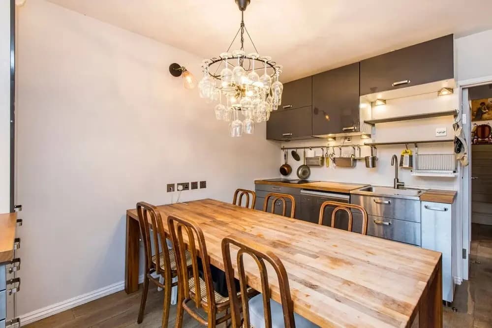 Excellent 4 Bed Apartment For Your Perfect Stay! - photo 14