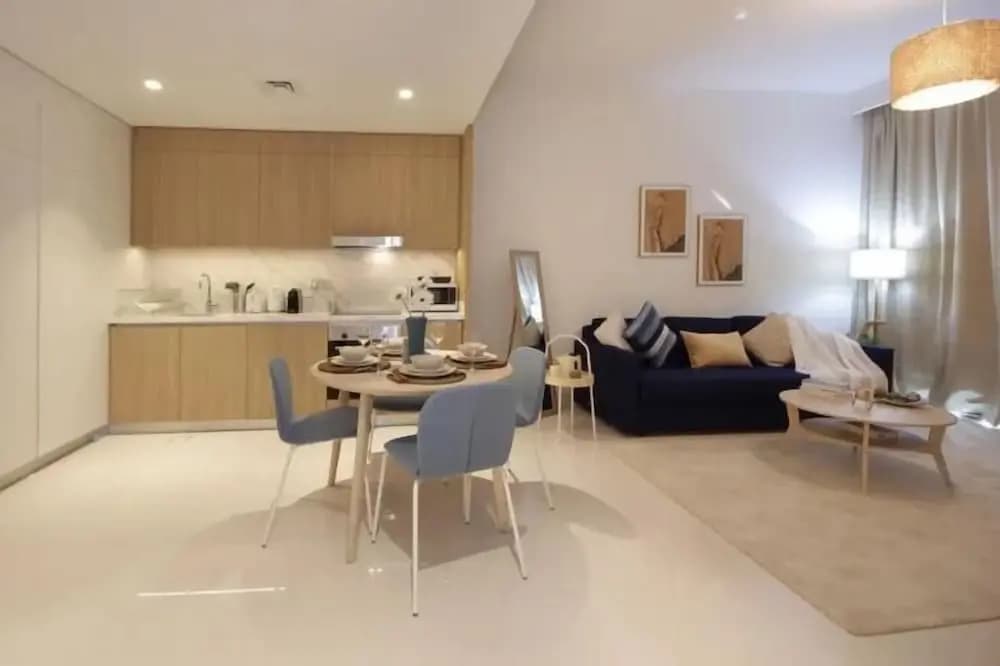 Luxury StayCation - Beachfront Apartment With Fantastic Palm Views - photo 4