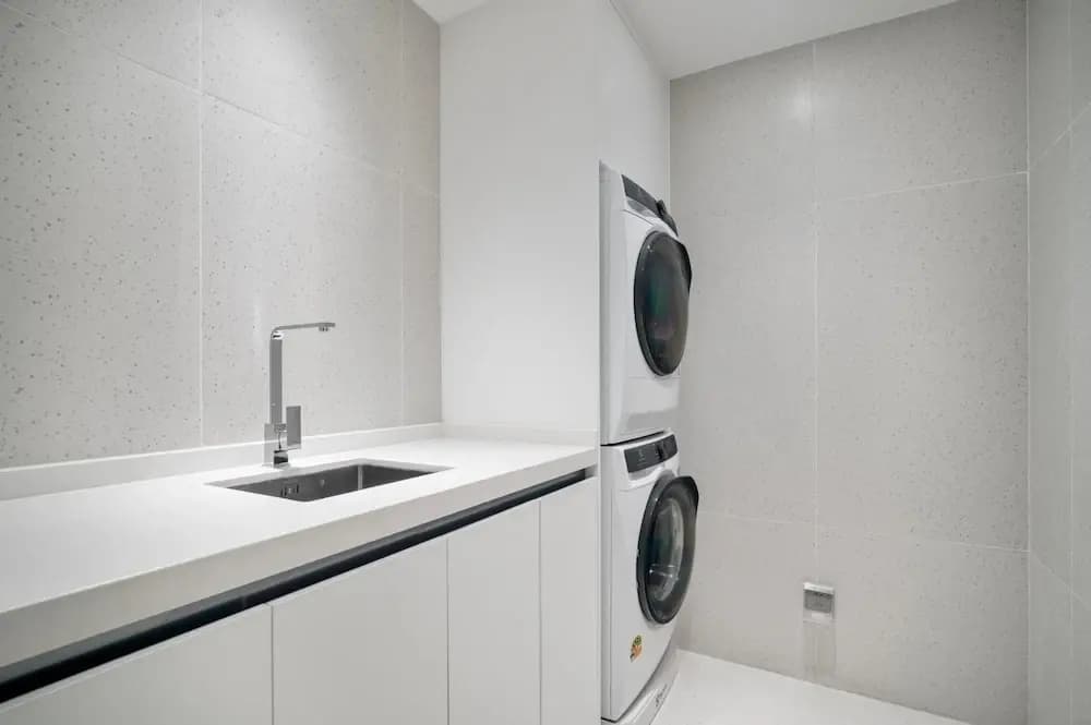 Premier 3-bedroom Apartment E333 Beachfront - photo 9