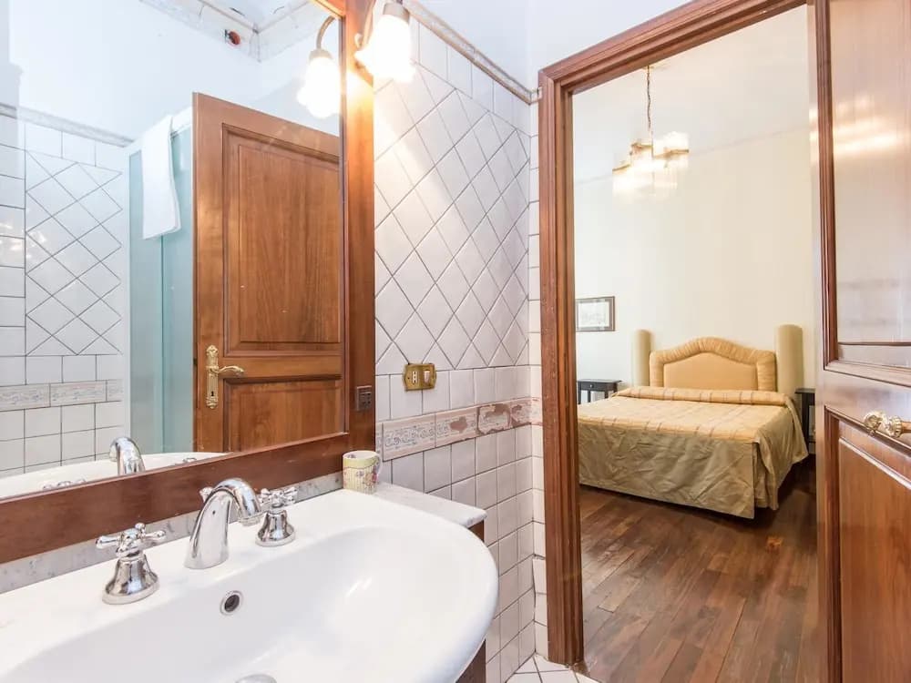 RSH Spanish Steps Luxury Apartment - photo 9