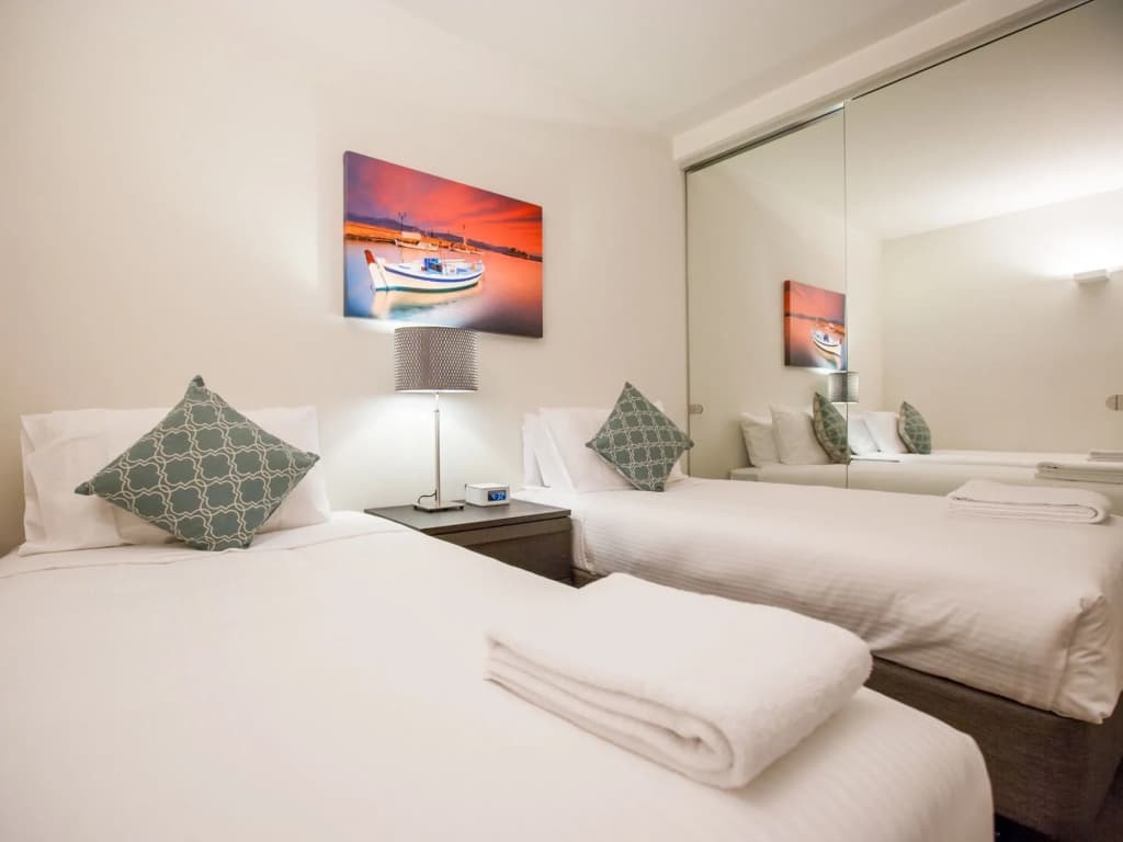 Melbourne SkyHigh Apartments - photo 4