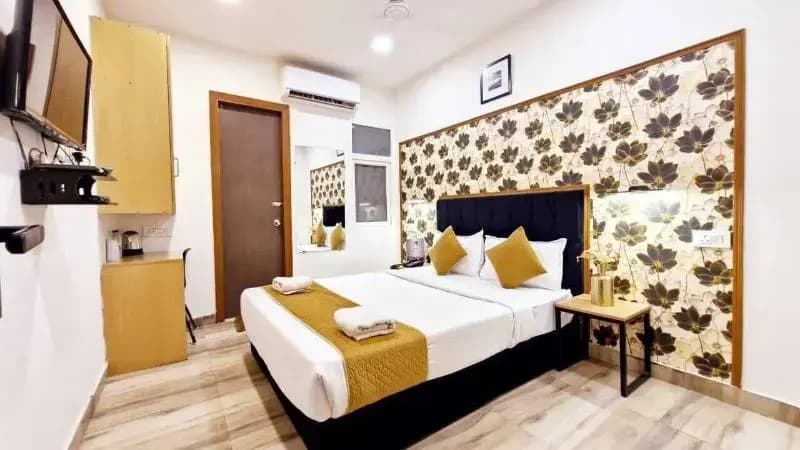 Hotel Silver Saffron Peeragarhi - photo 14