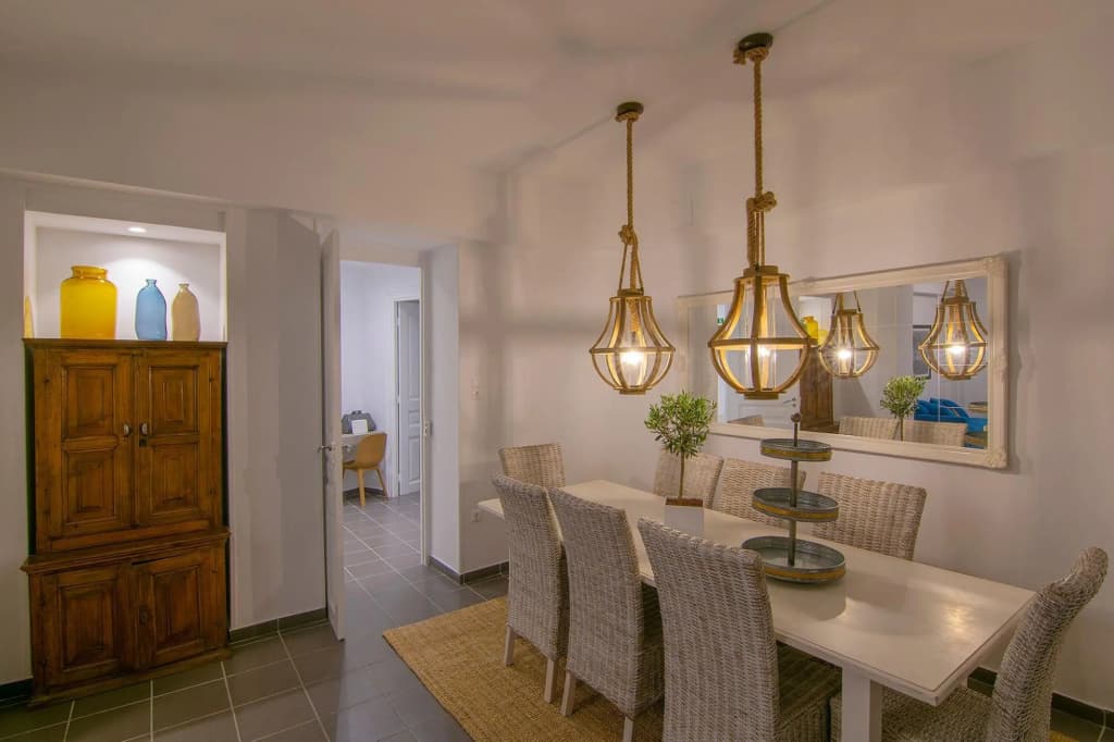 Art Pantheon Apartment (Three-Bedrooms) - photo 2